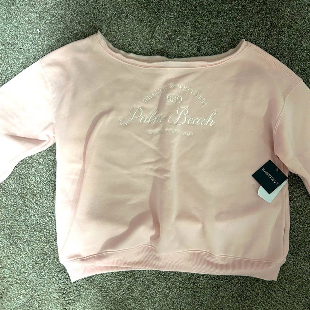 🌸Off the shoulder sweatshirt🤍🫶🏽